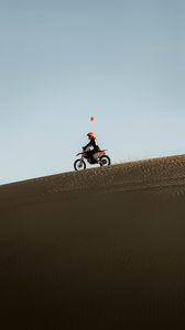 Превью обои мотоцикл, мотоциклист, ралли, песок, пустыня