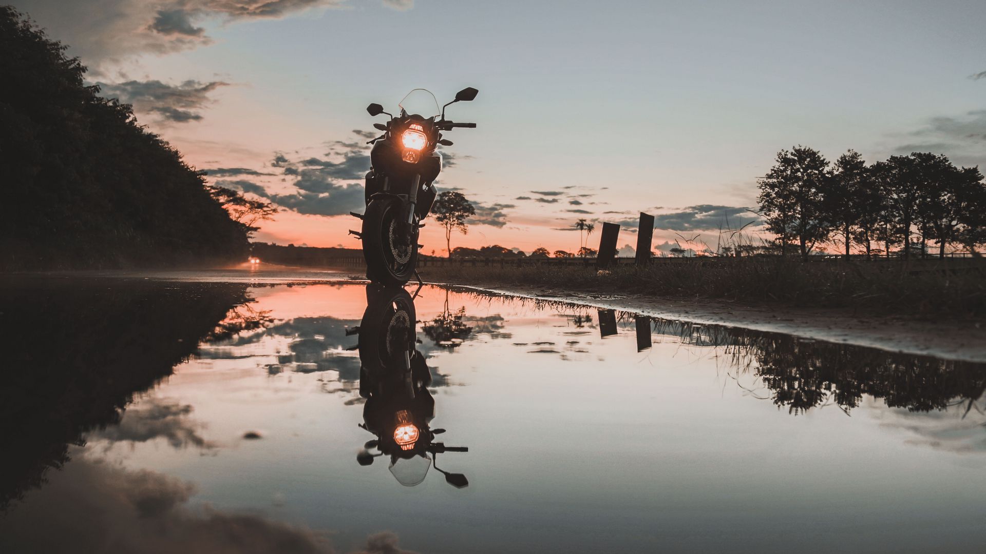 1920x1080 Обои мотоцикл, закат, отражение, вода, небо
