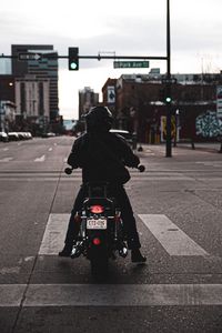 Превью обои мотоциклист, байкер, мотоцикл, черный, дорога