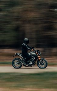 Превью обои мотоциклист, движение, скорость, шлем