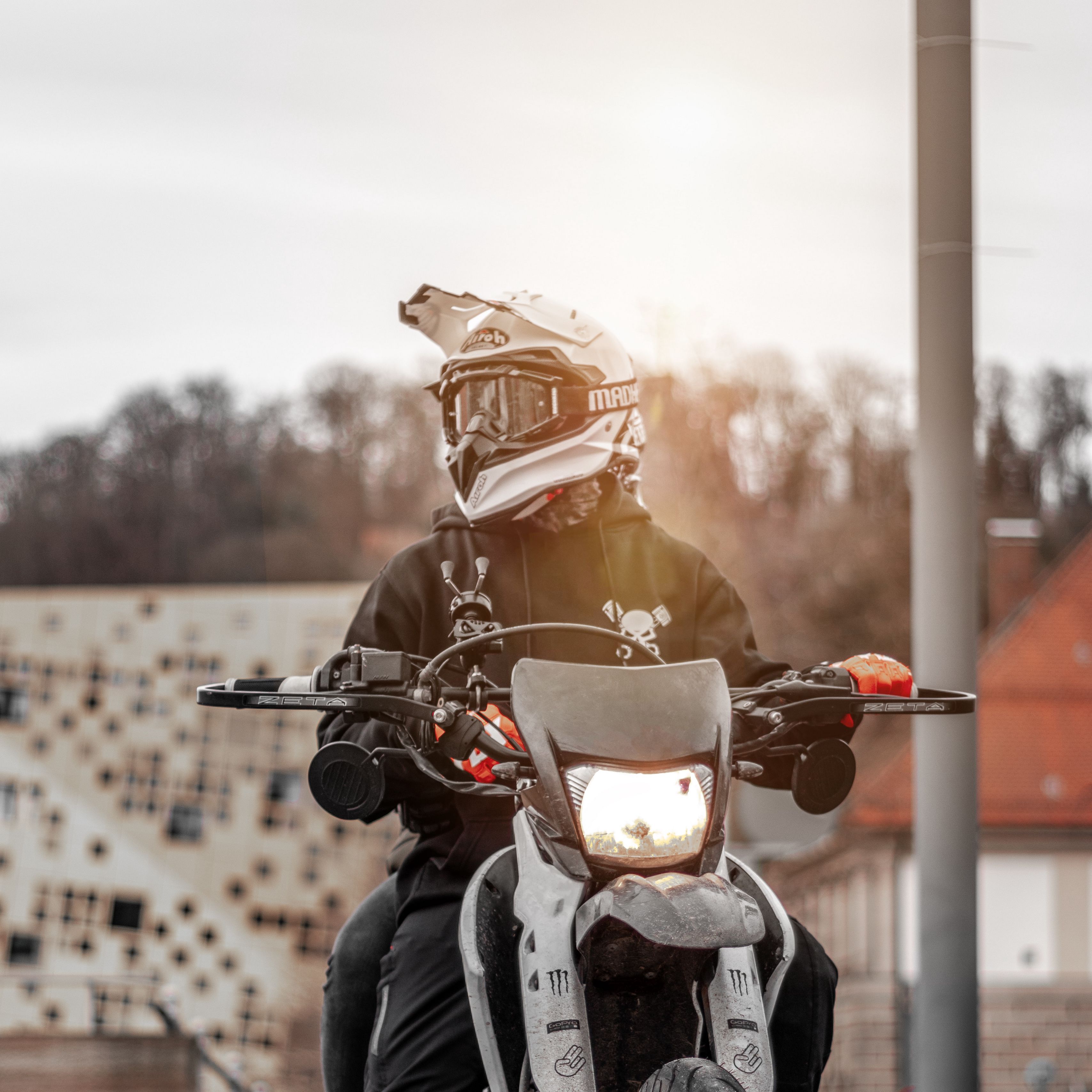 фото байкеров на мотоциклах в шлемах