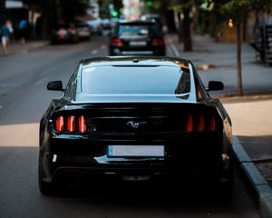 Превью обои mustang, автомобиль, вид сзади, черный, фары