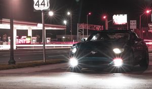 Превью обои mustang, машина, фары, свет, дорога