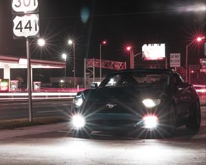 Превью обои mustang, машина, фары, свет, дорога
