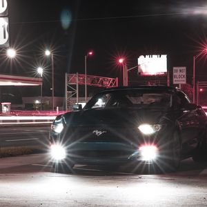 Превью обои mustang, машина, фары, свет, дорога