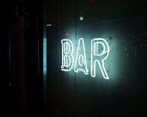 Превью обои надпись, bar, стена, свет