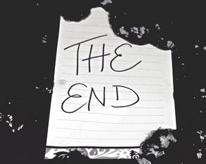 Превью обои надпись, the end, конец, пепел, чб