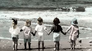 Превью обои настроение, дети, море, пляж, друзья