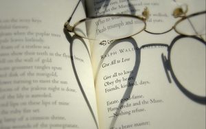 Превью обои настроения, сердце, сердечко, книга, очки, тень