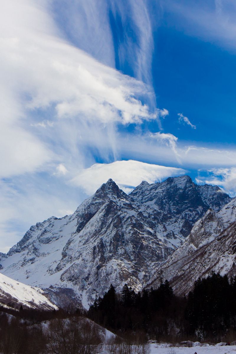 Горы вертикальное фото