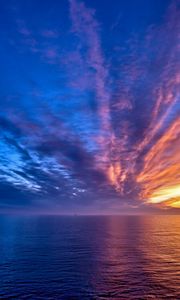 Превью обои небо, море, облака, закат, оранжевый, цвета, рябь, полосы