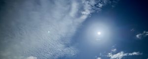 Превью обои небо, облака, голубой, гало, солнце