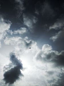 Превью обои небо, вид снизу, облака, самолет