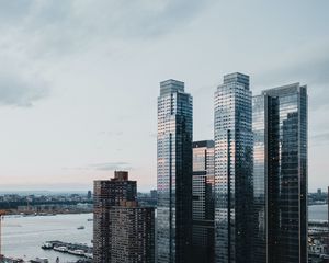 Превью обои небоскреб, здание, город, дороги