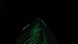 Превью обои небоскреб, здание, ночь, зеленый, темный