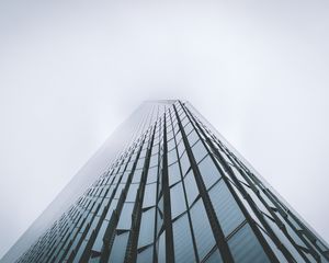 Превью обои небоскреб, здание, туман