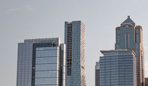 Превью обои небоскреб, здания, город, фасад, небо
