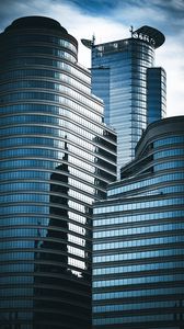 Превью обои небоскребы, окна, зеркальный, облака, небо, город