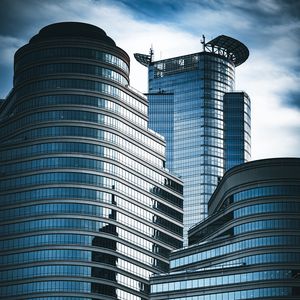 Превью обои небоскребы, окна, зеркальный, облака, небо, город