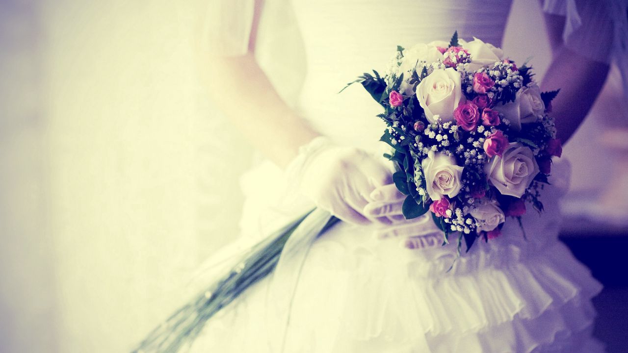 Обои невеста, букет, цветы, перчатки, свадьба