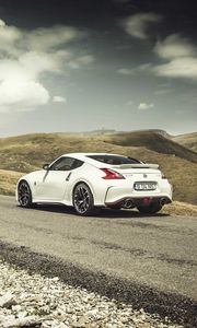 Превью обои nissan, 370z, дорога, белый, вид сбоку