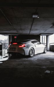Превью обои nissan 370z, nissan, автомобиль, спорткар, белый, фары