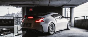 Превью обои nissan 370z, nissan, автомобиль, спорткар, белый, фары