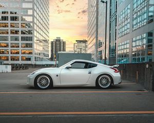 Превью обои nissan 370z, nissan, автомобиль, спорткар, вид сбоку, белый