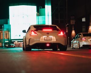 Превью обои nissan 370z, nissan, автомобиль, белый, дорога, ночь