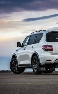 Превью обои nissan armada, nissan, автомобиль, белый, вид сзади