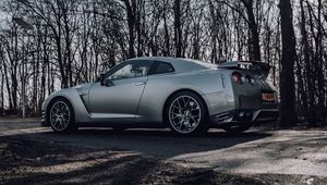 Превью обои nissan gt-r, nissan, автомобиль, серый, деревья, дорога