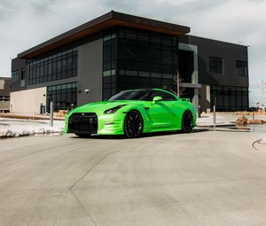 Превью обои nissan gt-r, nissan, автомобиль, зеленый, стоянка