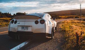 Превью обои nissan gt-r, nissan, спорткар, машина, белый, вид сзади