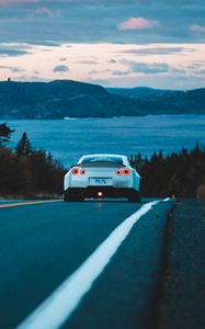 Превью обои nissan gt-r, nissan, вид сзади, дорога, движение
