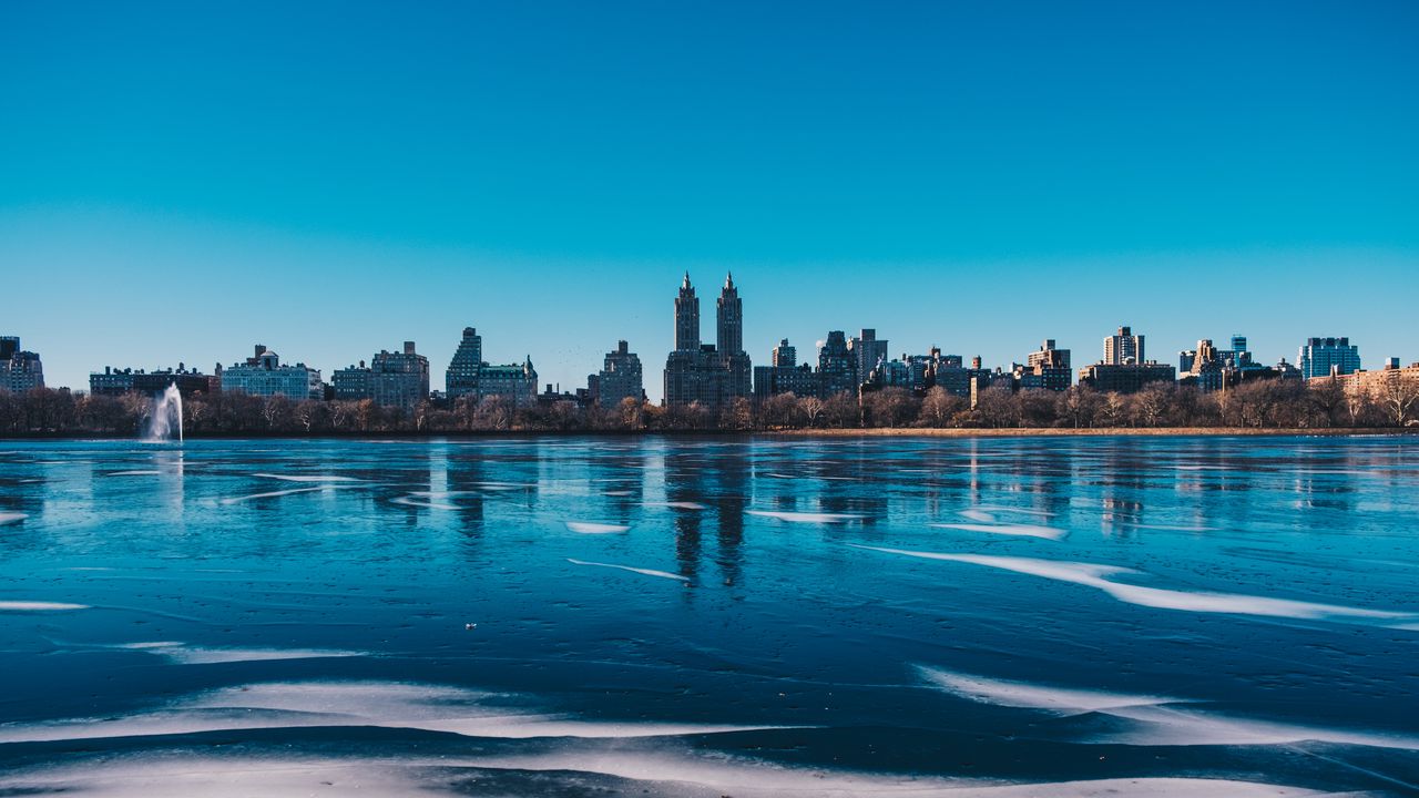 Обои нью-йорк, сша, город, панорама, река, лед, берег