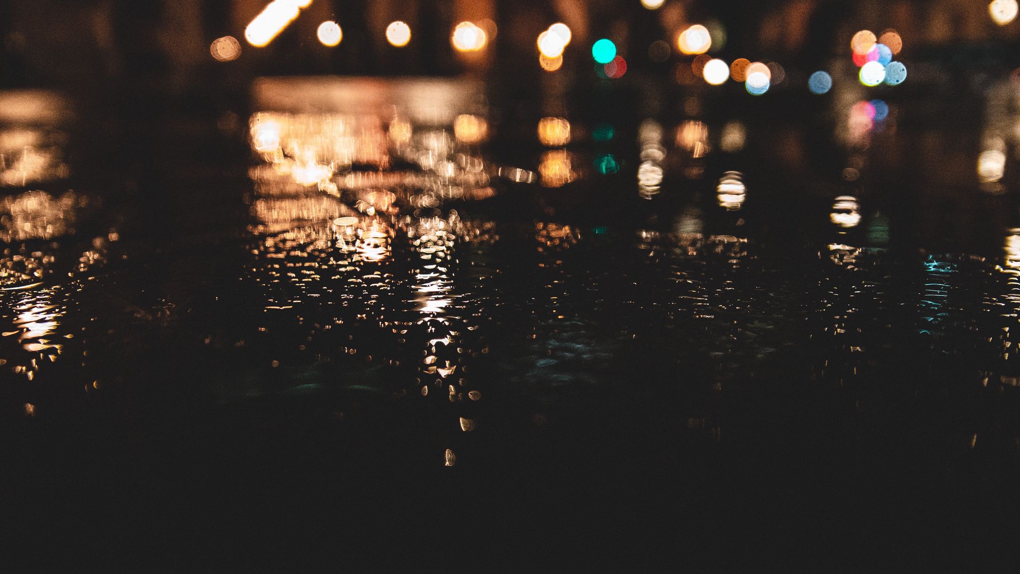 Дождь в городе ночью