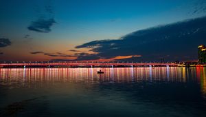 Превью обои ночной город, мост, лодка, море