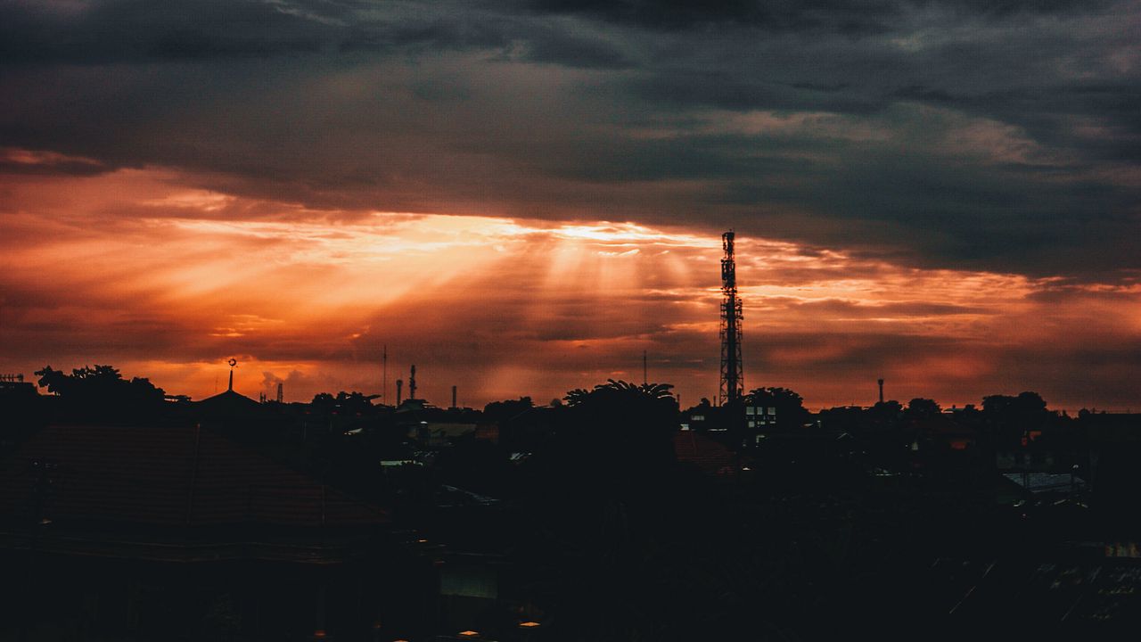 Обои ночной город, облака, ночь, тучи, пасмурно, индонезия