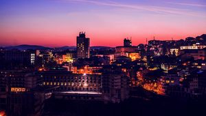 Превью обои ночной город, огни города, закат, здания, небо, архитектура