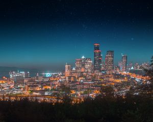 Превью обои ночной город, огни города, звездное небо, архитектура, панорама