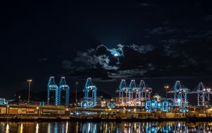 Превью обои ночной город, порт, огни, луна, ночь