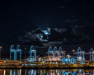 Превью обои ночной город, порт, огни, луна, ночь