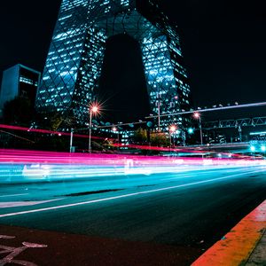 Превью обои ночной город, здание, архитектура, огни, длинная выдержка