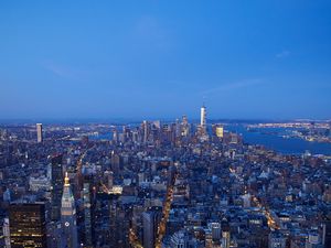 Превью обои ночной город, здания, огни, небоскребы, ночь, побережье