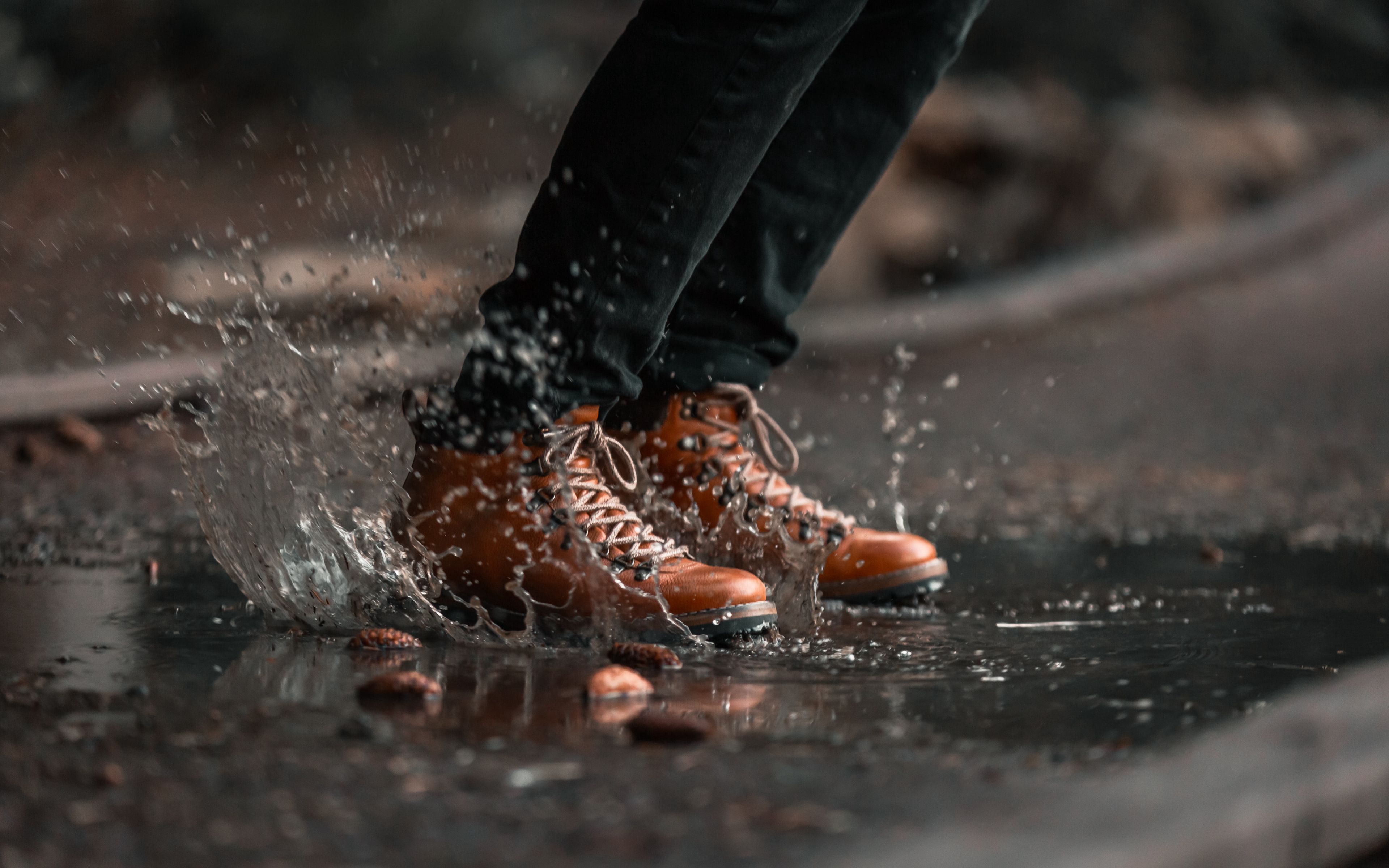 Мокрые кроссовки