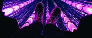 Превью обои ноги, пол, подсветка, зеркальный