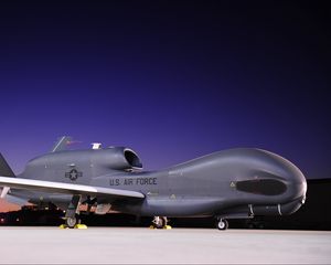 Превью обои northrop grumman, rq-4, аэродром, самолет