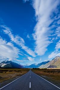 Превью обои новая зеландия, дорога, трасса, шоссе, горы, голубое, синее, небо, облака
