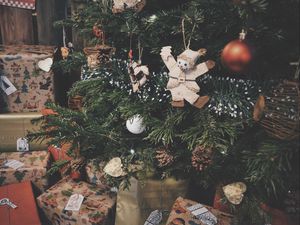 Превью обои новогодняя елка, украшения, подарки, рождество
