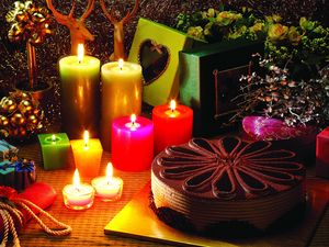 Превью обои новогодние свечи, торт, подарки, олени, праздник